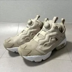 極美品 Reebok インスタポンプヒューリー 24.0 ベージュ 春カラー