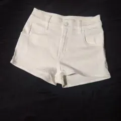 ホワイトストレッチショートパンツのサムネイル