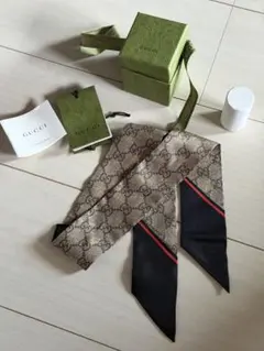 GUCCI ネックボウ スカーフ 鉢 モノグラム シルク100% - メルカリ