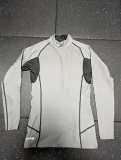 Under Armour メタル 長袖アンダーシャツ グレー