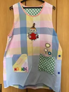 ムーミン リトルミイ　刺繍エプロン　M-L チェック　ピンク　保育　福祉　給食のサムネイル