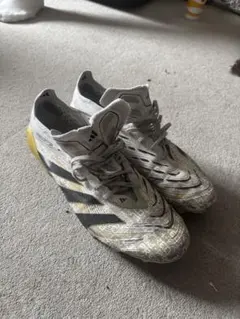 サッカースパイク　adidas　プレデター