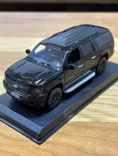 LUXURY 1:43 Chevrolet Suburban ブラックのサムネイル