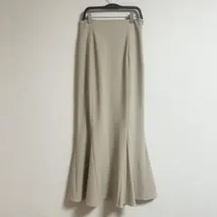 ナチュラルビューティーベーシック　マーメイドフレアスカート