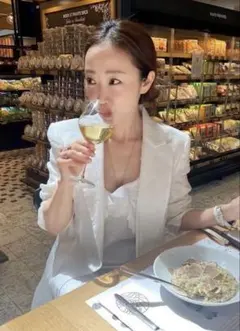 Item thumbnail for item 23698309-74ff-453f-a93b-7fd74248f49b