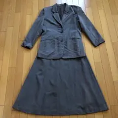 グレー ジャケット＆フレアスカート セットアップ