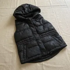 GAP ウィメンズ　迷彩柄　黒ダウンフード付きダウンベスト　XSサイズ