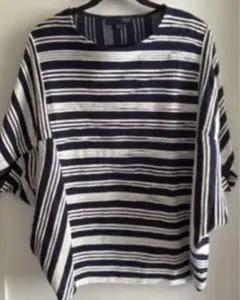 ATSURO TAYMMA ネイビーとホワイトのボーダー五分袖トップス