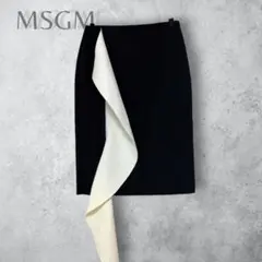 【MSGM】　フリルタイトスカート　ブラック　白　38 通年　ひざ丈　モノトーンのサムネイル