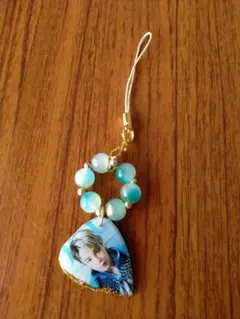 BTSジミン★ピックチャーム付きストラップ