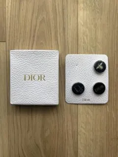 Dior ピンバッチ　ノベルティ　3個のみ
