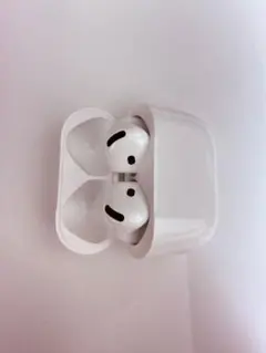 AirPods 4アクティブ　ノイズキャンセル搭載　本体 ホワイト　箱付き