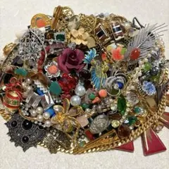 （65）アクセサリー　イミテーション　ネックレス　ピアス　指輪　ブローチ