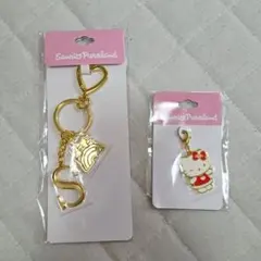 ハローキティ　イニシャルキャラチャーム　2個セット　サンリオピューロランド