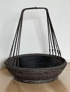 竹籠　竹編み籠　花籠　炭籠　おとし付き　民藝　置物　幅約37cm 全高約43cm