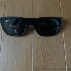Ray-Ban サングラスのサムネイル