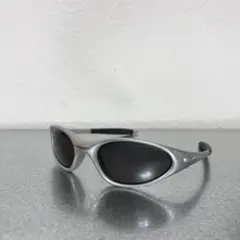 希少美品 OAKLEY Minute 1.0 1st FMJ オークリーミニッツ - メルカリ