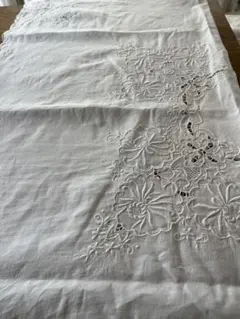総手刺繍 リネン ドイリー 163×126cm ホワイト 総手刺繍 リネン ドイリー 163×126cm ホワイト - メルカリ