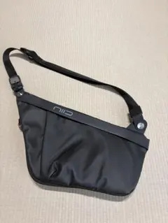 NIID R1 Mega Sling Bag スリングバッグ スクラッチプルーフ - メルカリ