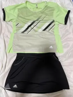 adidas テニスウェア 上下セットのサムネイル