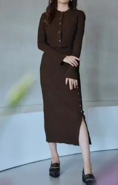 ブラウンセットアップ（カーディガン＆スカート）