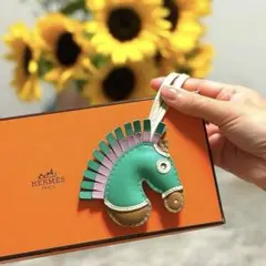 ❤未使用品❤ジージーカマイユチャーム チャイｘクレｘライム エルメス Ｕ刻印 楽天市場】【新作・新品】エルメス ジージー カマイユ バッグ