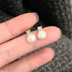 新品❣️パールピアス　ホワイト　CZダイヤ　女子会　デート　韓国風【匿名配送】