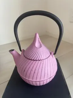 壱鋳堂造　中村義隆デザイン　ティーポット 蕾　０.４リットル　トリベット 雫 壱鋳堂/ITCHU-DO -南部鉄器-