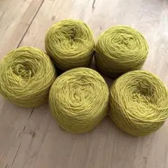 スリープライ　極細毛糸　ウール100% 5玉240g グリーンマスタード