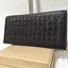 【美品✨イントレチャート/男女兼用】ボッテガヴェネタ　長財布　人気　ブラウン　革のサムネイル