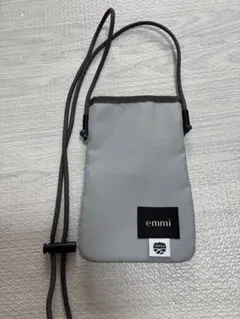 新品emmi SHAKA スマホショルダーバッグ グレー