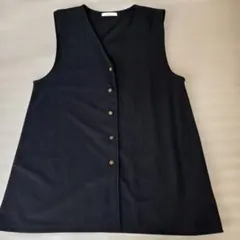 最終　値下未使用訳有り(ボタン替え）ブラック Vネック ベストM大きめ