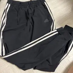 adidasレディースのサムネイル