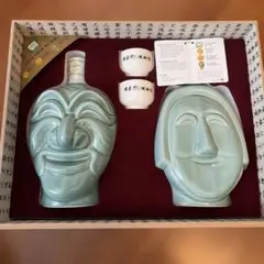 パ*ン様 韓国焼酎 陶器顔ボトル 2本セット 盃付き - メルカリ