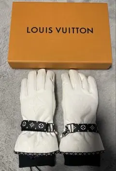 LouisVuittion ルイヴィトン M77883 モノグラム 総柄 手袋のサムネイル