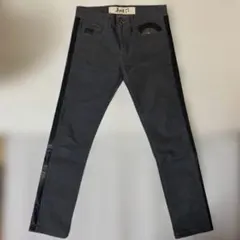 April 77 スキニーデニム パンツ　サイズ 27のサムネイル
