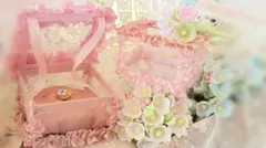 フランスアンティーク　リボンワークガラス風ボックス　ピンクスクエア　ミニチュア