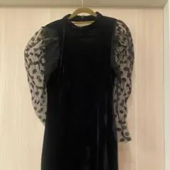 パーティー、ミニタイトワンピース　背中空きタイトワンピース　水玉模様