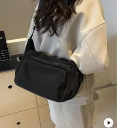 ナイロン　マチポケット付きショルダー　ブラック