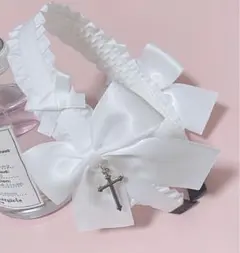 フリルリボンカチューシャ ヘッドドレス 白 十字架チャーム 量産型ロリィタ推し活