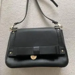 Maison de FLEUR ブラック　ショルダーバッグ　リボン