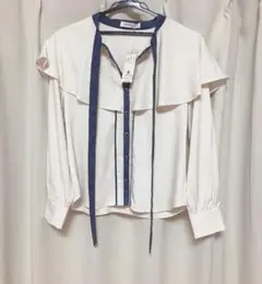レディアゼルブラウスのサムネイル