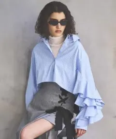 and couture ストライプアシメフリルクロップドシャツのサムネイル