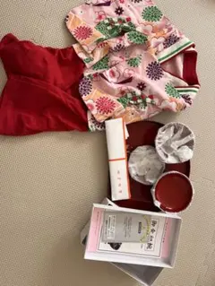 花柄ロンパースとお食い初め食器セット