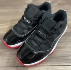 Nike Air Jordan 11 Low ブラック/レッド