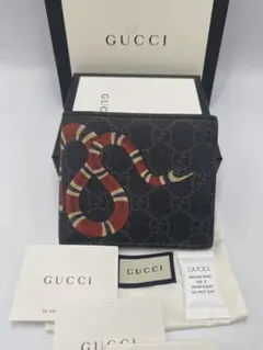 人気品‼美品 グッチ 折り財布 GGスプリーム　スネーク ヘビ 蛇 ブラック
