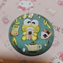 サンリオ　刺繍缶バッジ　けろけろけろっぴ