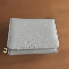 niko and…三つ折り財布