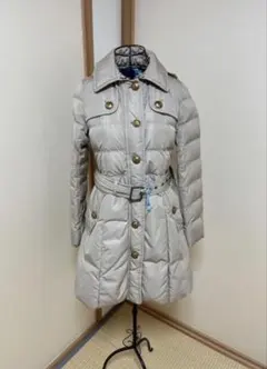 バーバリーブルーレーベル　ダウンコート ベルト付き ベージュ　撥水加工済みのサムネイル