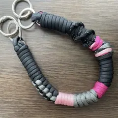 スマホストラップ　ハンドストラップ　パラコード　ハンドメイド